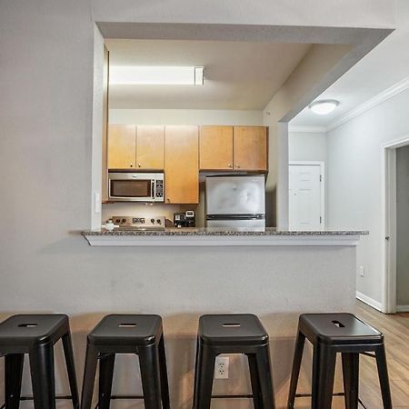West Campus Accommodations Pool And King Bedrooms Austin Exteriér fotografie