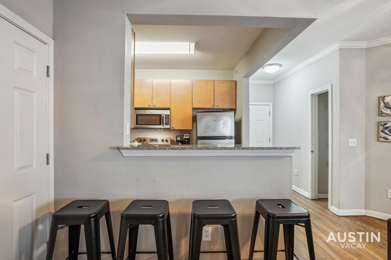 West Campus Accommodations Pool And King Bedrooms Austin Exteriér fotografie