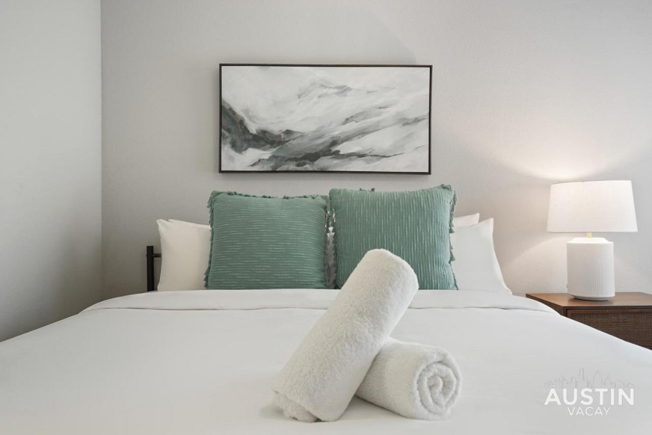 West Campus Accommodations Pool And King Bedrooms Austin Exteriér fotografie