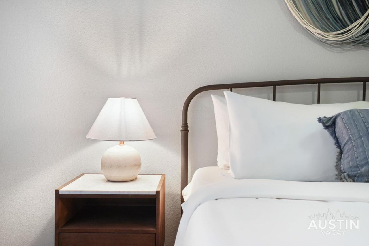 West Campus Accommodations Pool And King Bedrooms Austin Exteriér fotografie